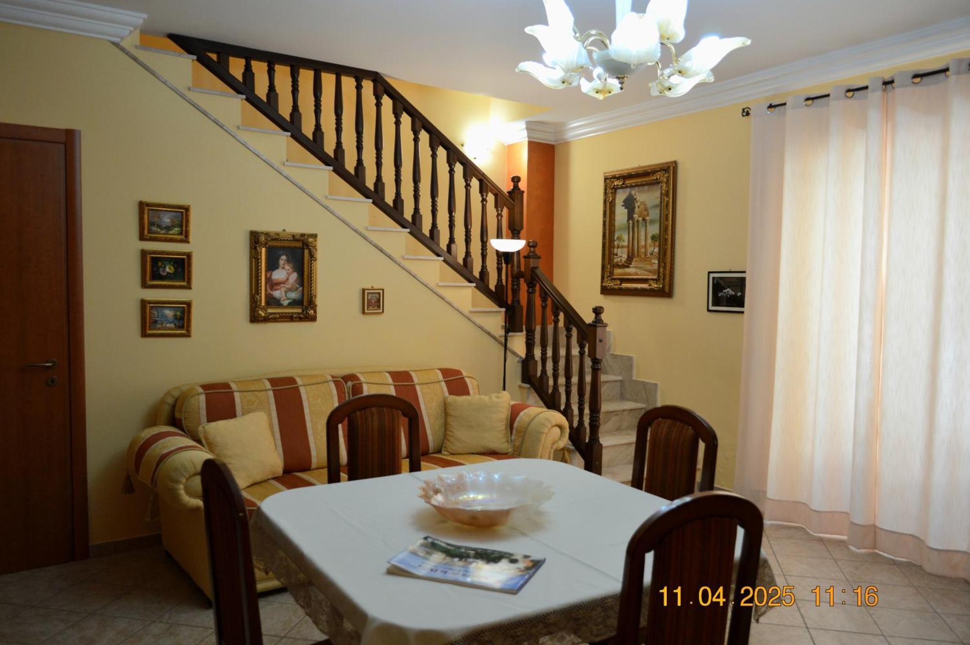 Al Cortile Del Pozzo Apartment Delia Exterior photo